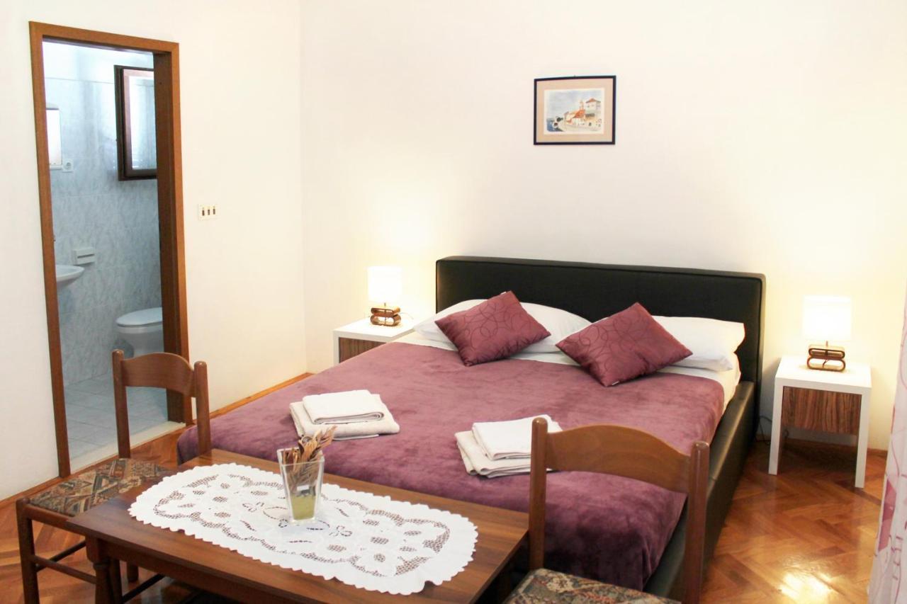 Apartments With A Parking Space Kastel Stafilic, Kastela - 5219 Exterior foto