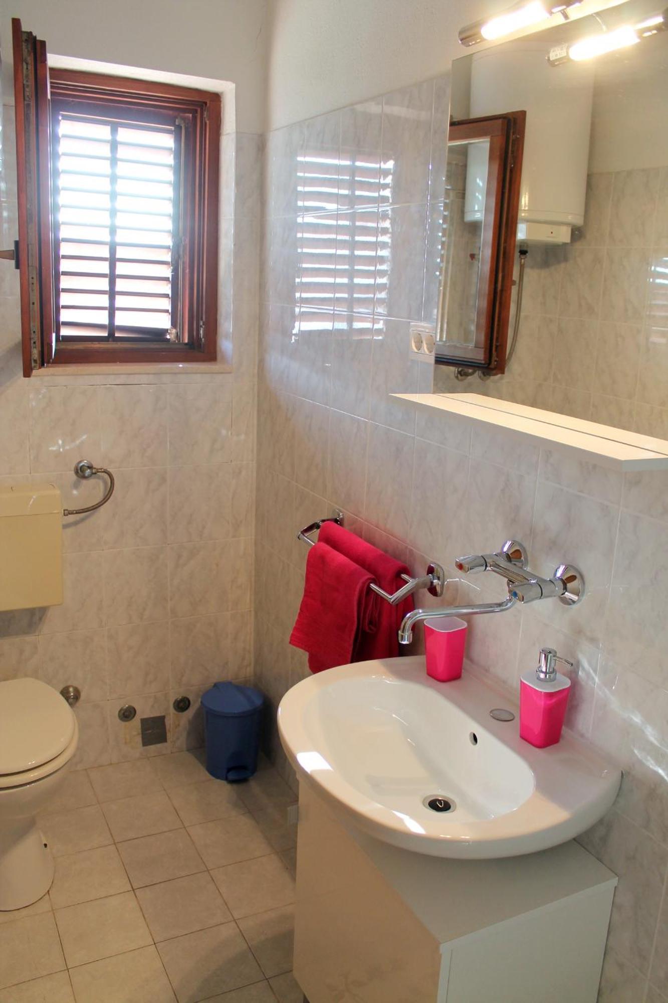 Apartments With A Parking Space Kastel Stafilic, Kastela - 5219 Habitación foto